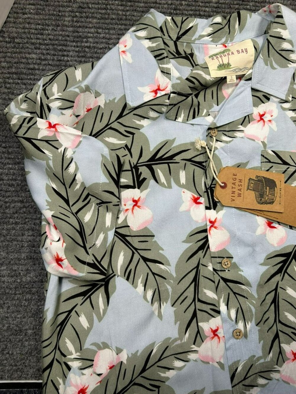 Kahuna Bay Mens S Short Sleeve Button-Up Hawaiian Shirt With Tropical Leaf & Flo - Picture 10 of 10